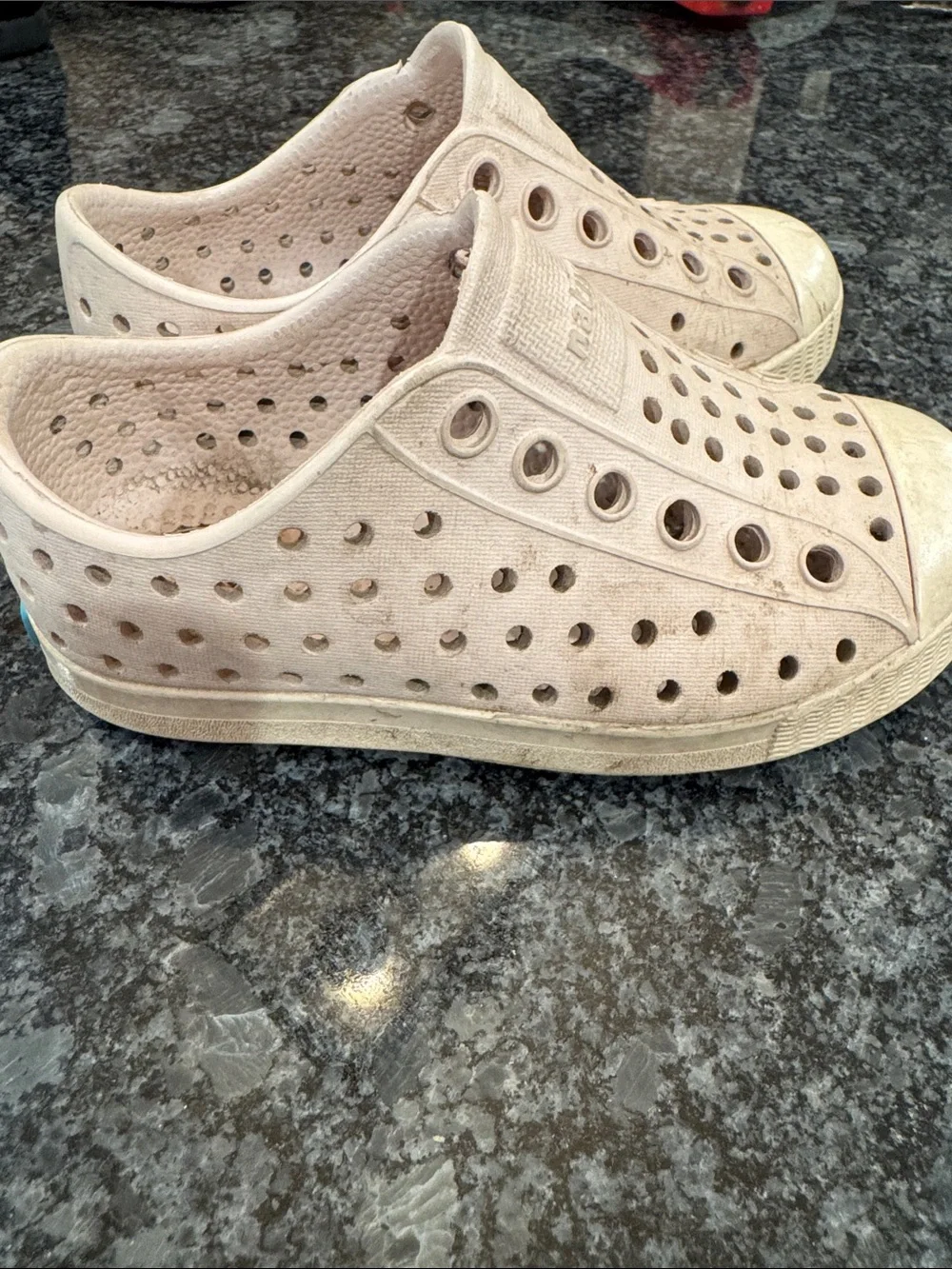 Native Kids Water Shoes in Pale Pink